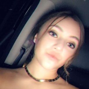 Meet your Posher, Mia